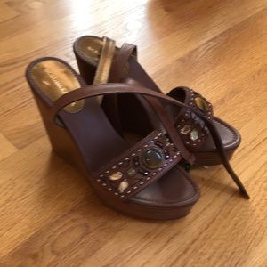 bcbgmaxarzia embellished brown wedges